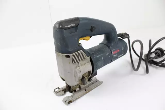 Как изменить клинок на Bosch 1587AVS Jigsaw