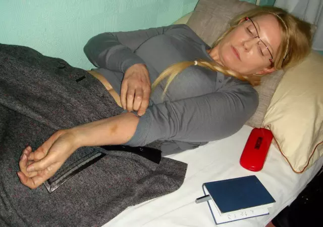 Является ли изоляция стекловолокна разрушенной, если она становится влажной?