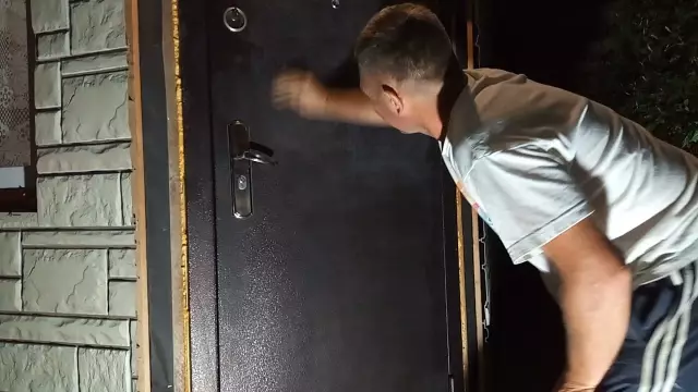 Удаление слитков из французской двери