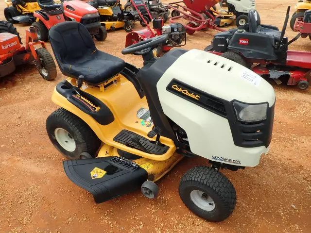 Cub Cadet Lawnmower LT 1042 Проблемы с рулевым управлением