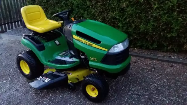 Как изменить масло на John Deere LA 110