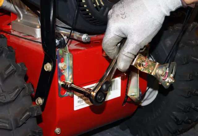 Как заменить сломанный шнур на MTD Snowblower
