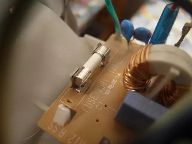 Как заменить предохранитель в микроволновой печи Panasonic