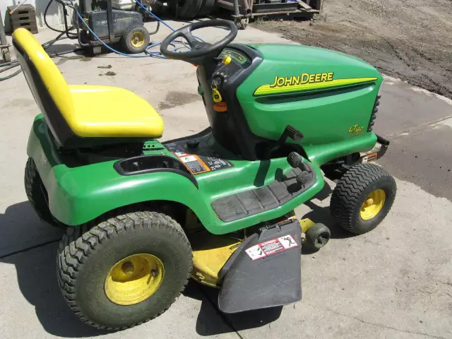 Как затянуть ленту газонокосилки John Deere Lt160