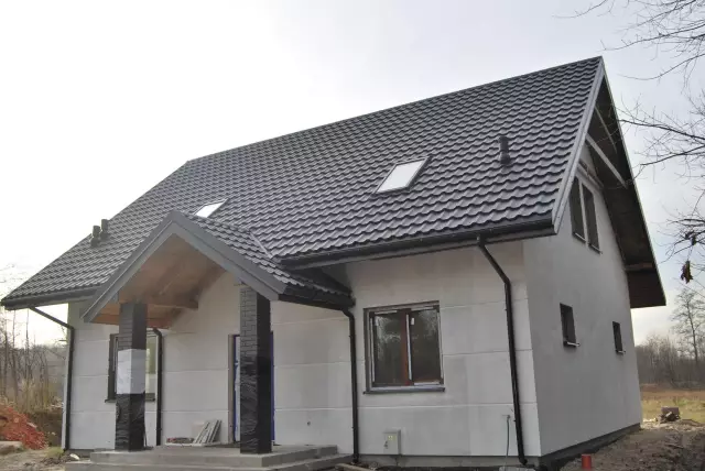 Цвета, идущие с серой крышей