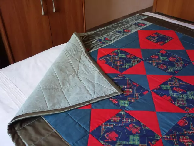 Как перекрасить старое одеяло