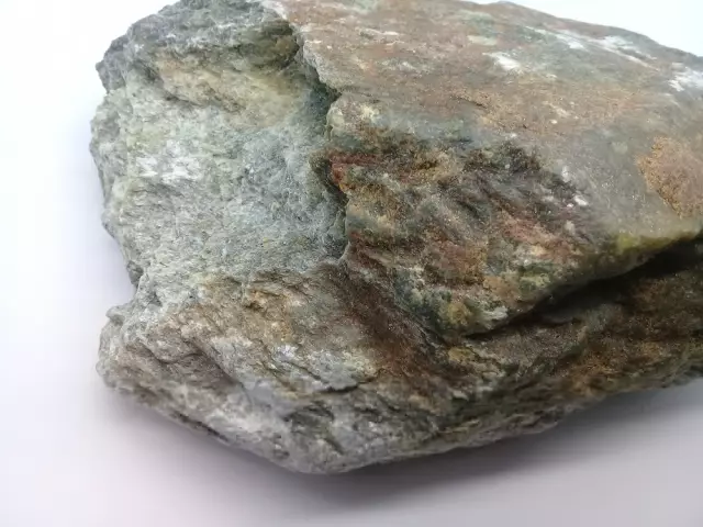 Мыльный камень Vs. Гранитные столешницы