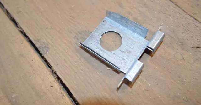 Какие скобки я использую, чтобы повесить декоративный весло?