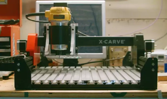 Новый фрезерный станок с ЧПУ X-Carve увеличен для расширенного использования