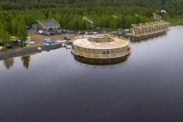 Испытайте плавучую сауну в спа-отеле Arctic Bath в шведской Лапландии
